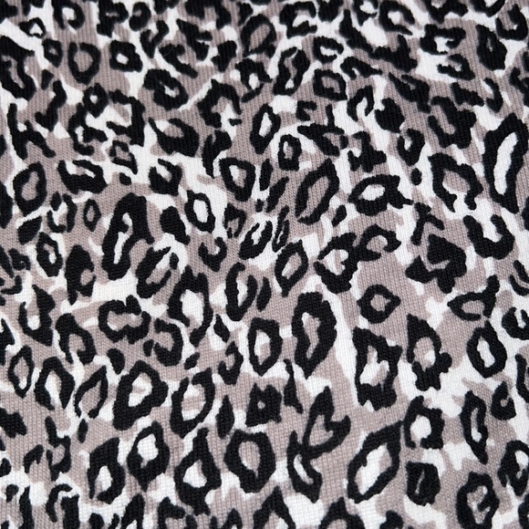 NEW Cheetah shirt - Picture 3 of 6